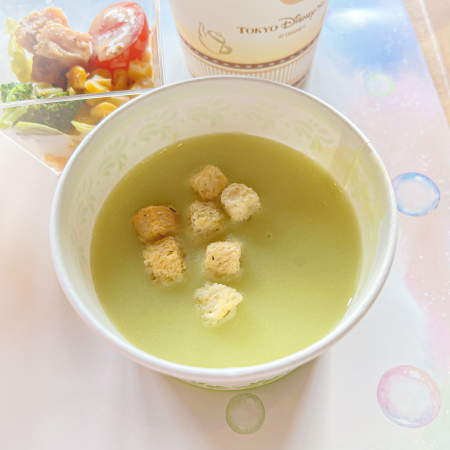 ポテトとグリーンピースのスープ