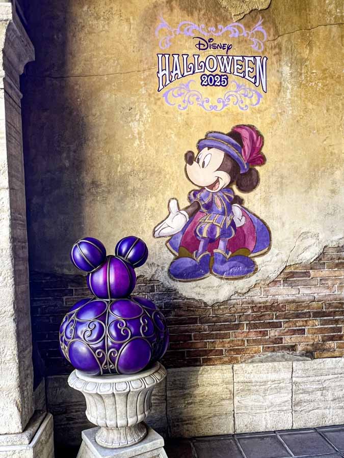 ディズニーシーハロウィン2025 ミッキー壁画