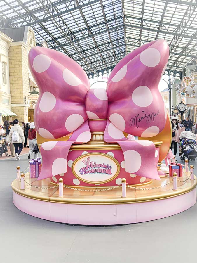 ワールドバザールモニュメント表