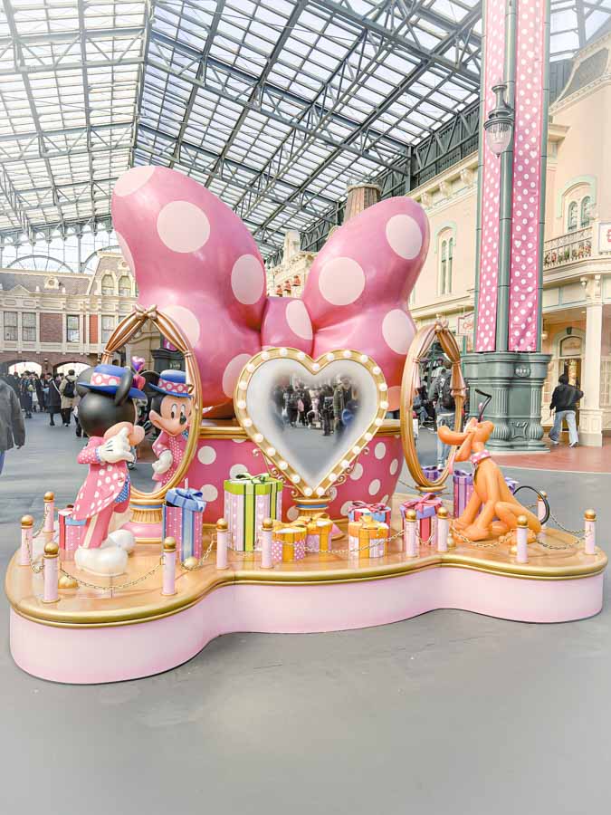 ワールドバザールモニュメント裏