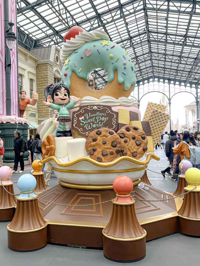 ヴァネパル2026　モニュメント（ワールドバザール中央表）