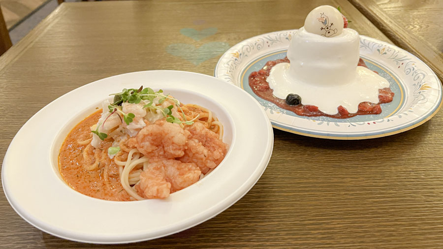 冷製パスタとベリーホイップパンケーキ