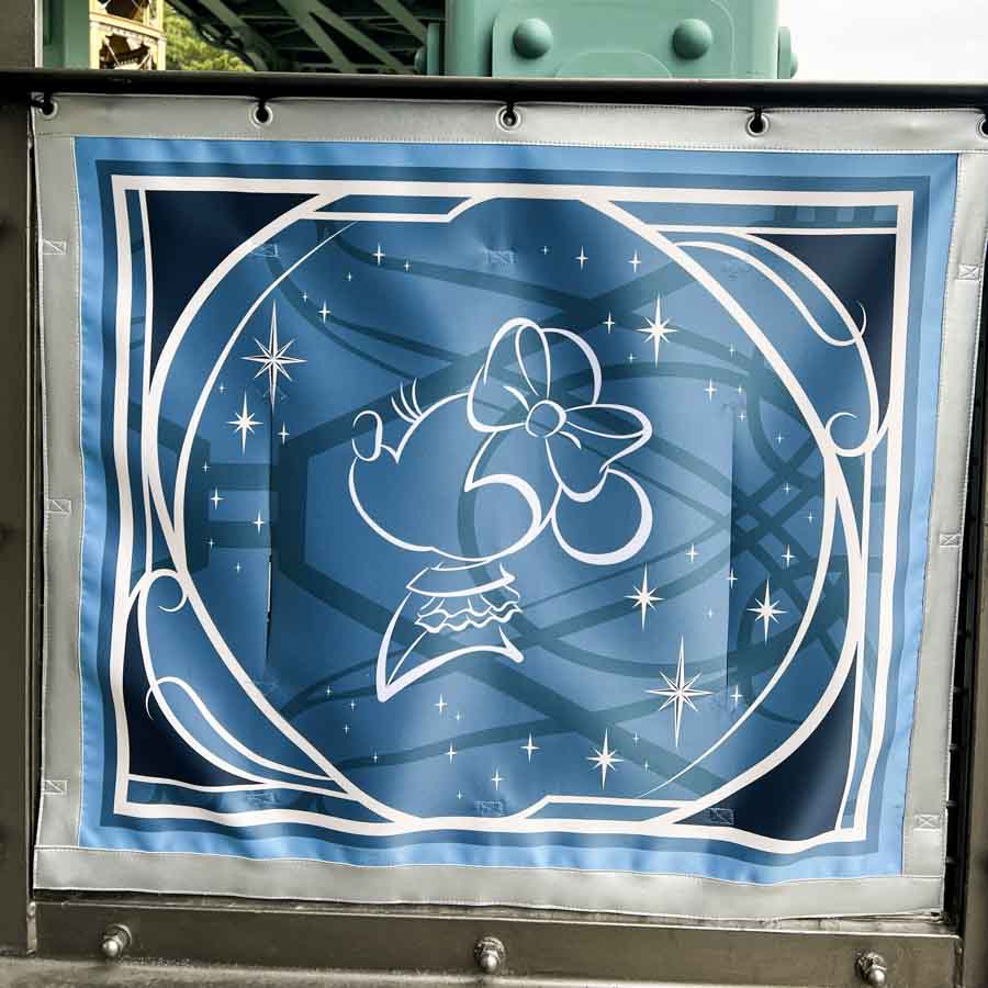 ポートディスカバリー ホライズンベイ前 バナー ミニー